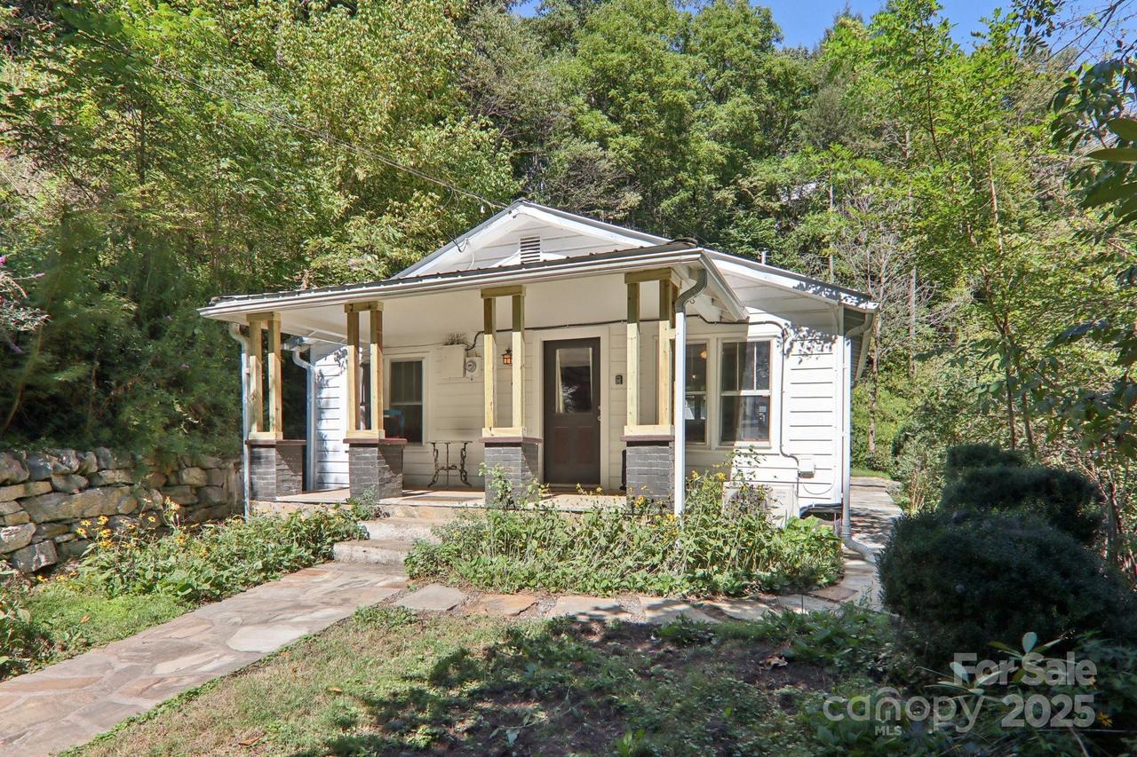 280 Panhandle Rd., Marshall, NC 28753