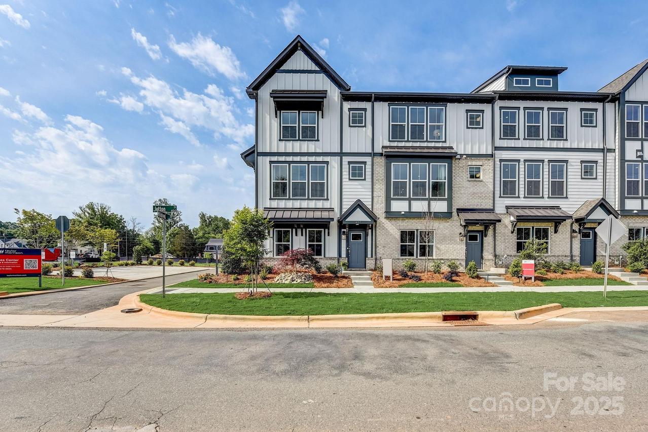 407 Jetton St., Davidson, NC 28036