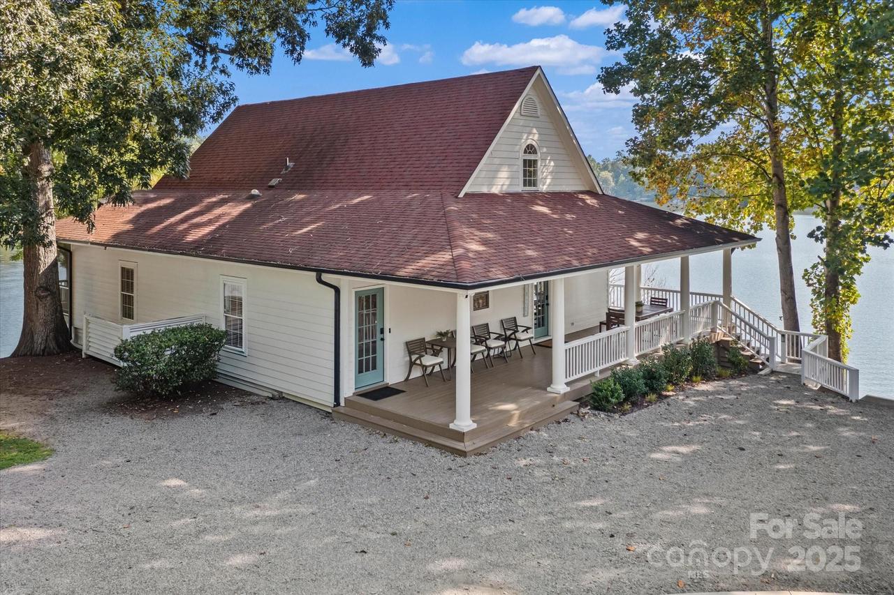 7264 Right Angle St., Sherrills Ford, NC 28673
