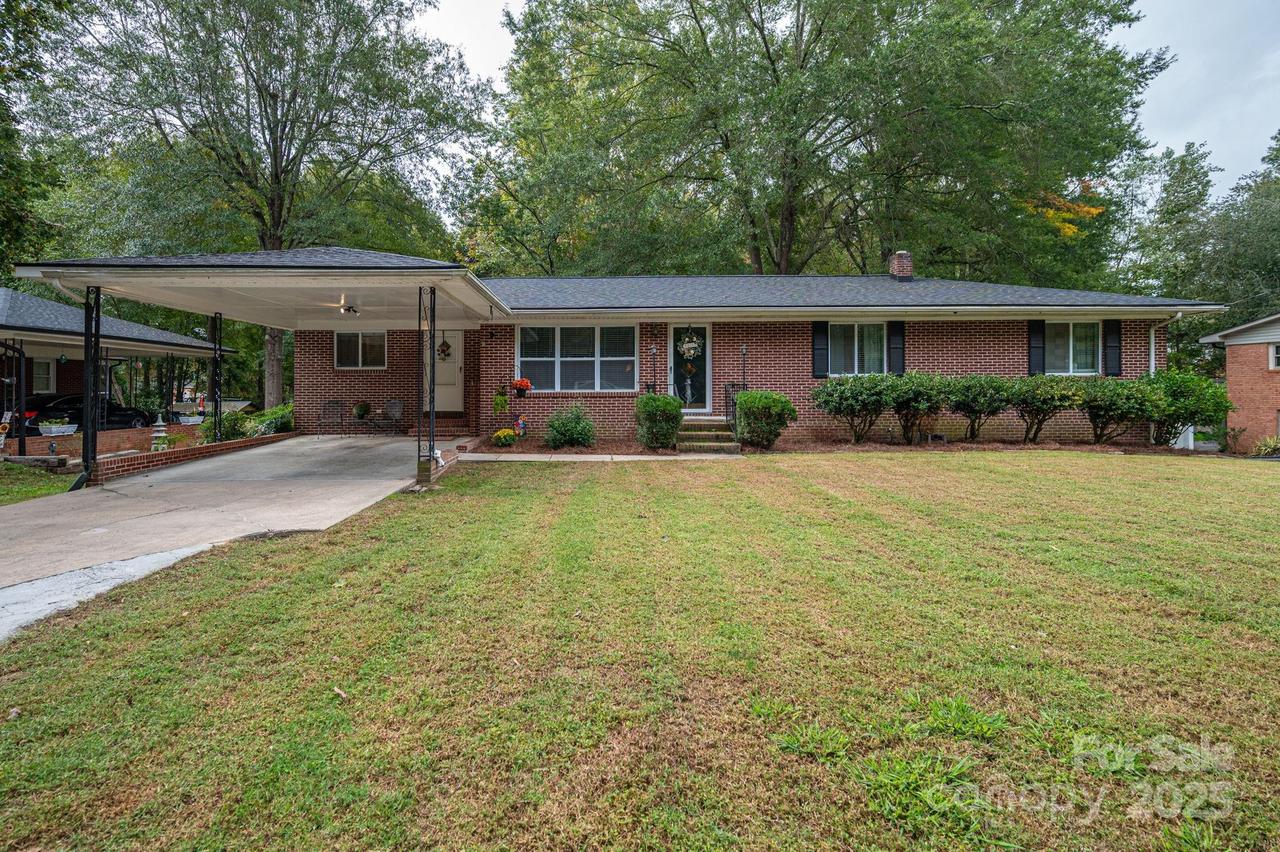 704 Hawthorne St., Cherryville, NC 28021