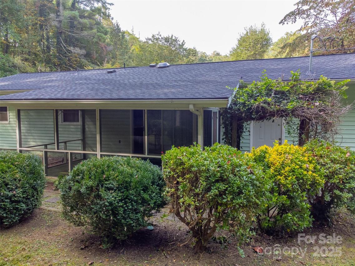 24 Jenkins Branch Ln., Bryson City, NC 28713