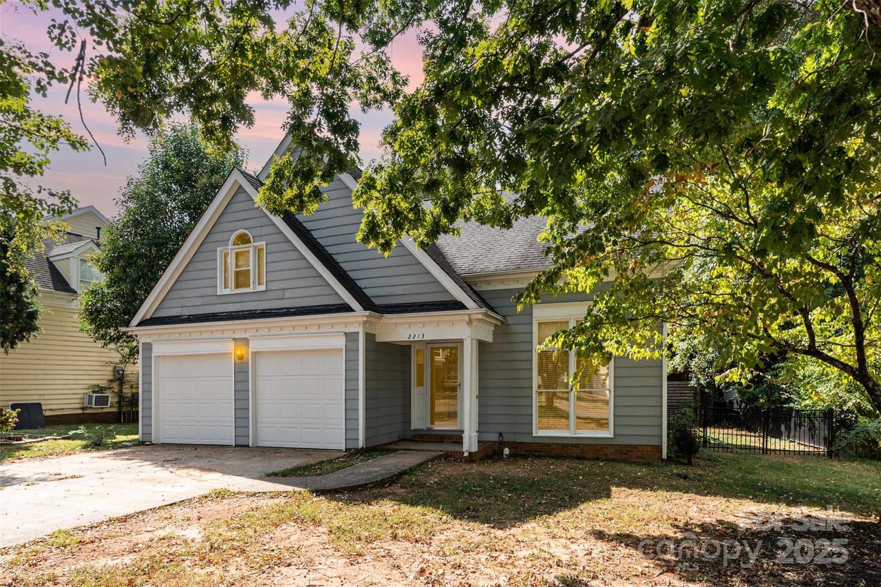2213 Century Oaks Ln., Charlotte, NC 28262