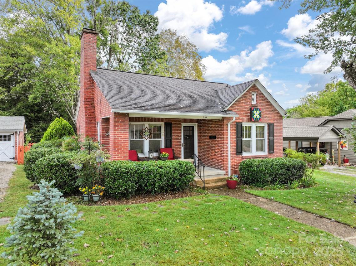 118 Maple St., Waynesville, NC 28786