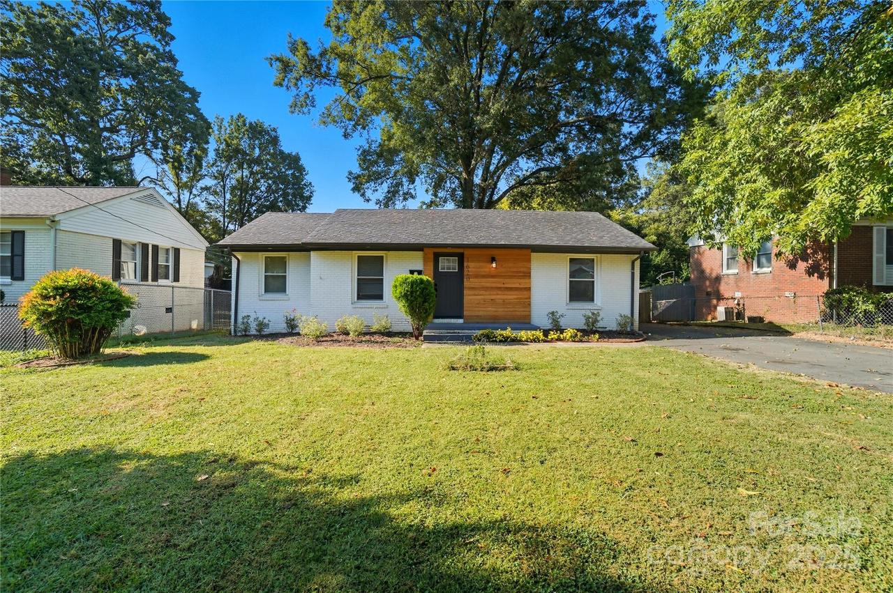 1620 Academy St., Charlotte, NC 28205