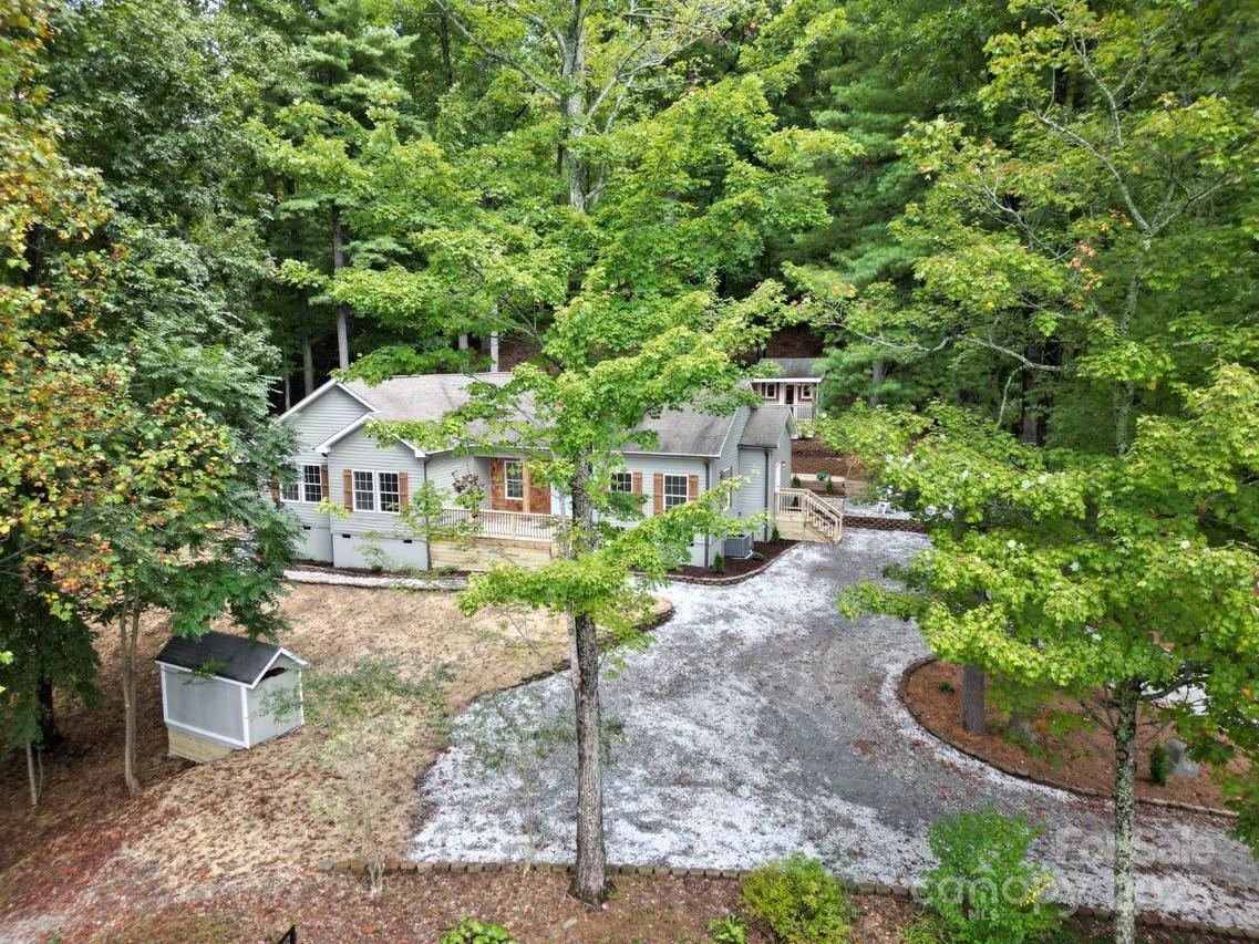 261 Lone Laurel Tr., Hendersonville, NC 28792