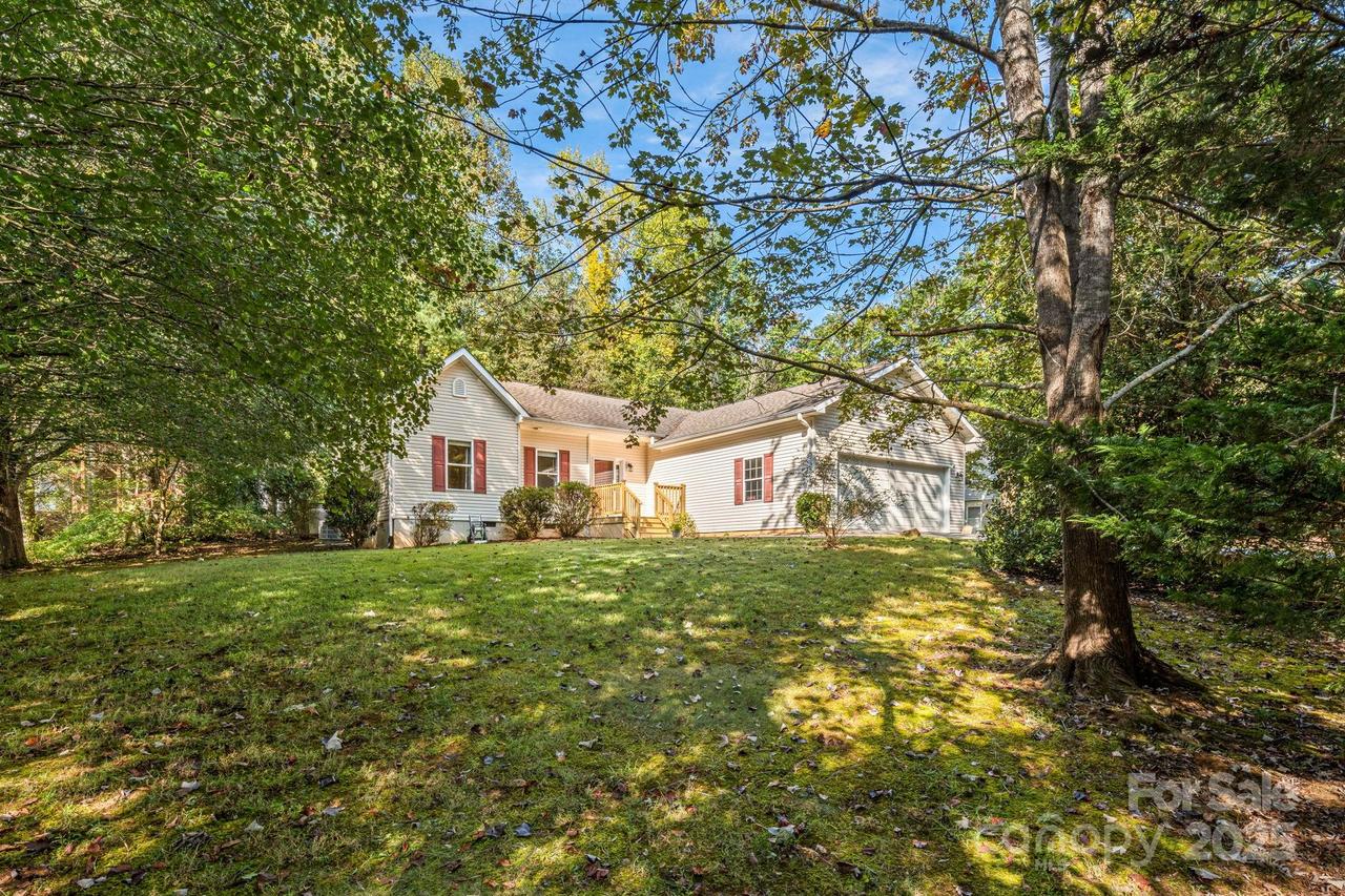 37 Poplar Creek Dr., Asheville, NC 28805