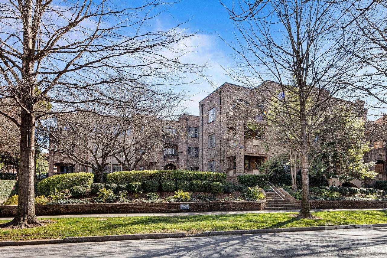 241 Queens Rd., Charlotte, NC 28204