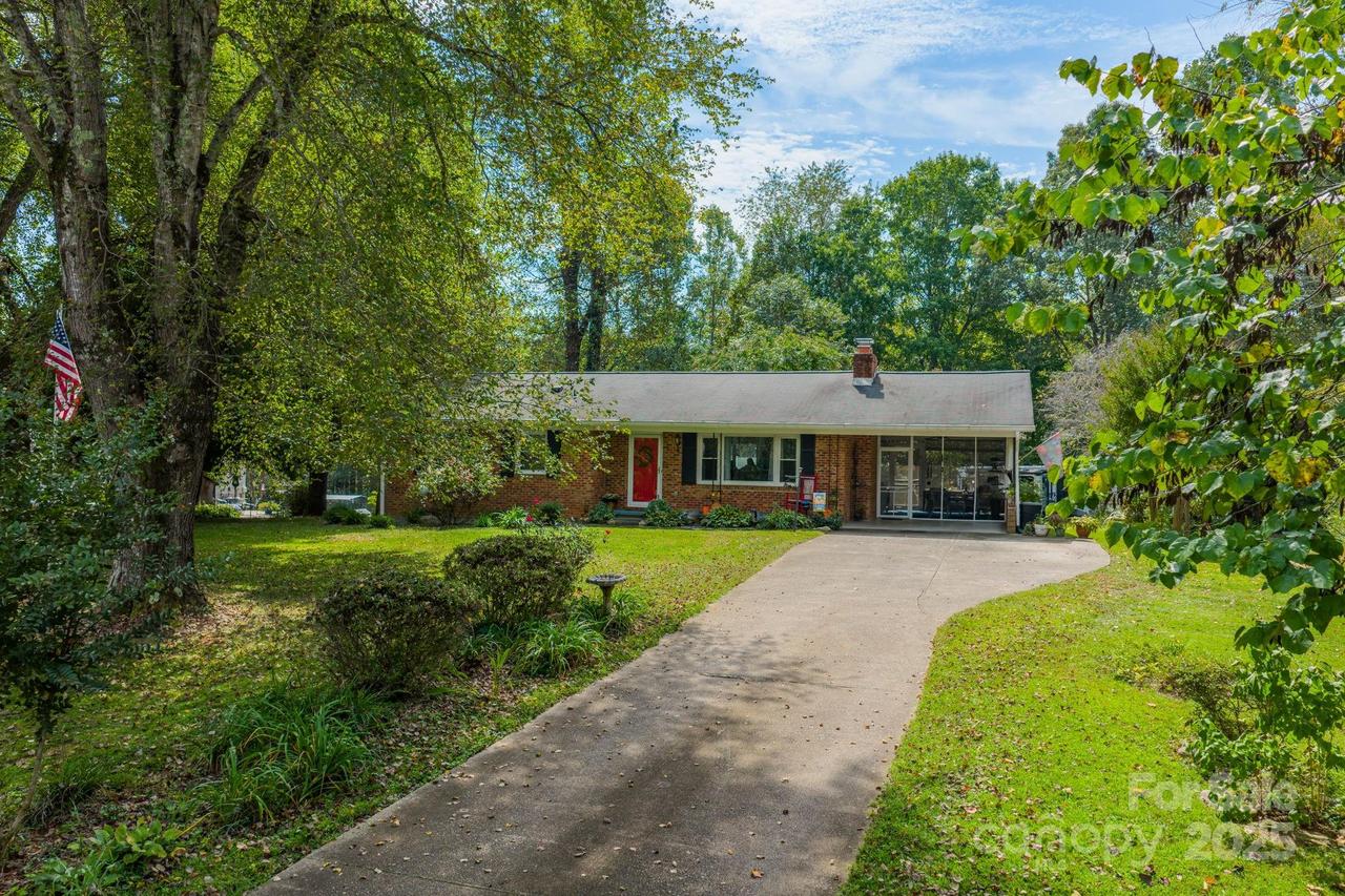 3651 Pea Ridge Rd., Morganton, NC 28655