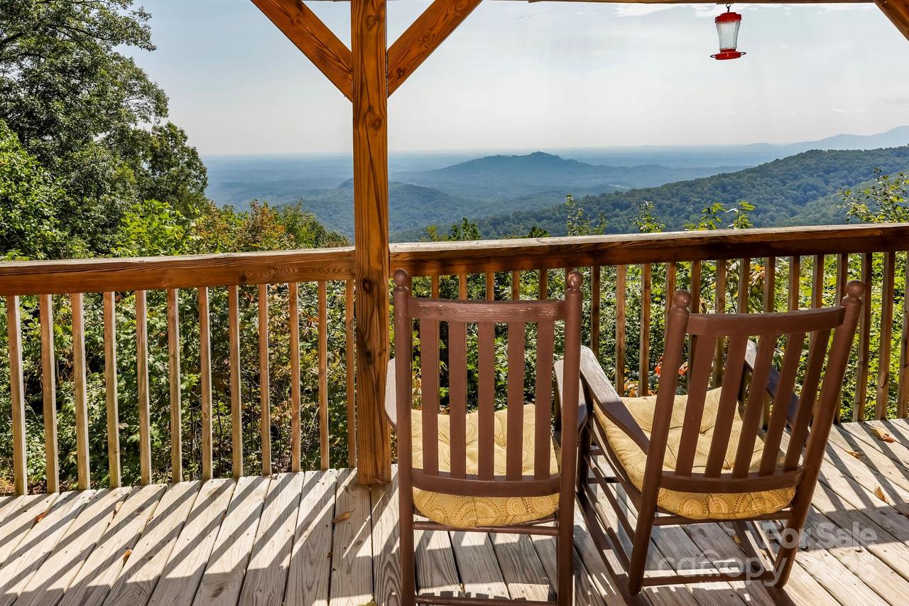 265 Hickory Nut Ln., Lake Lure, NC 28746