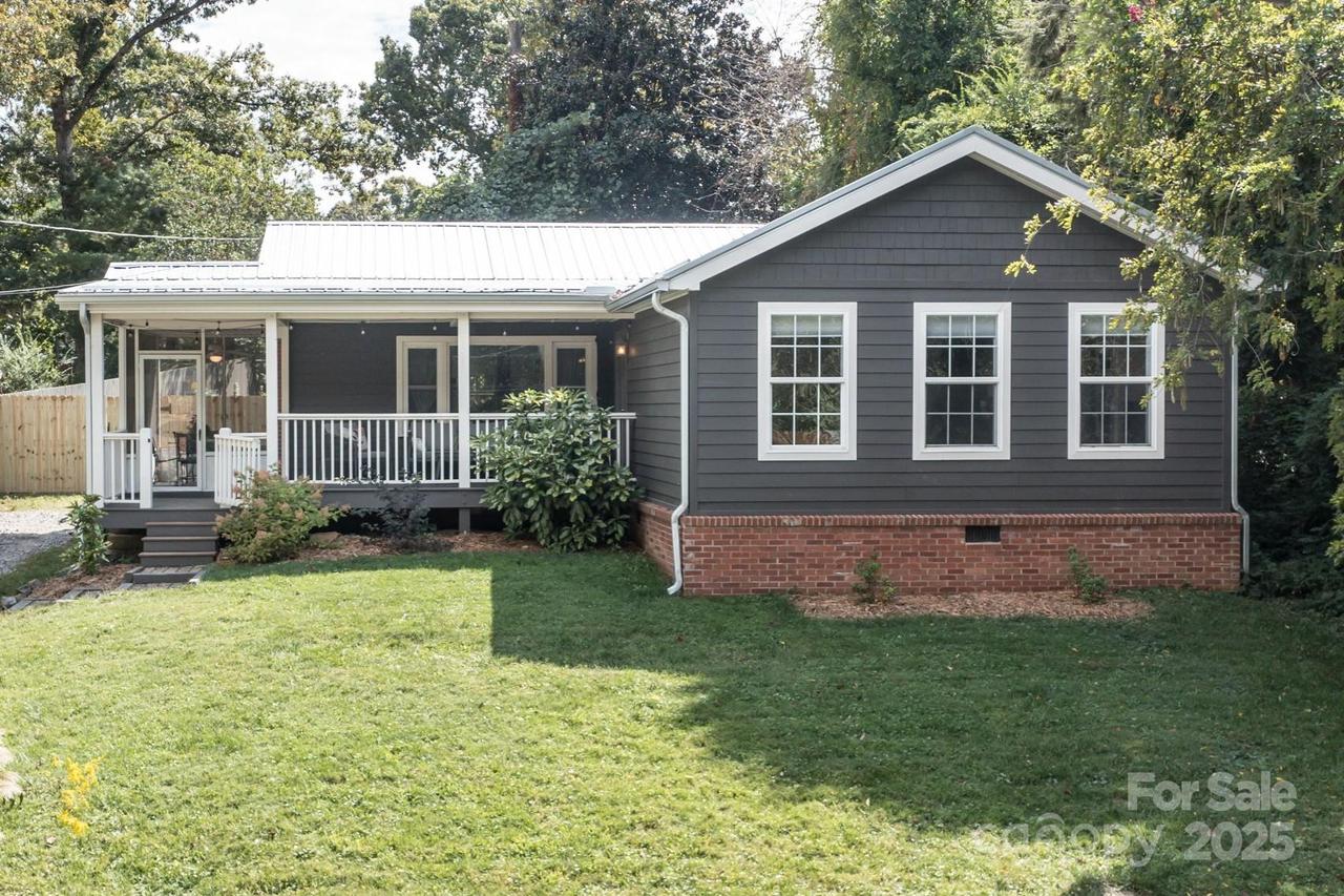 33 Wilshire Dr., Asheville, NC 28806