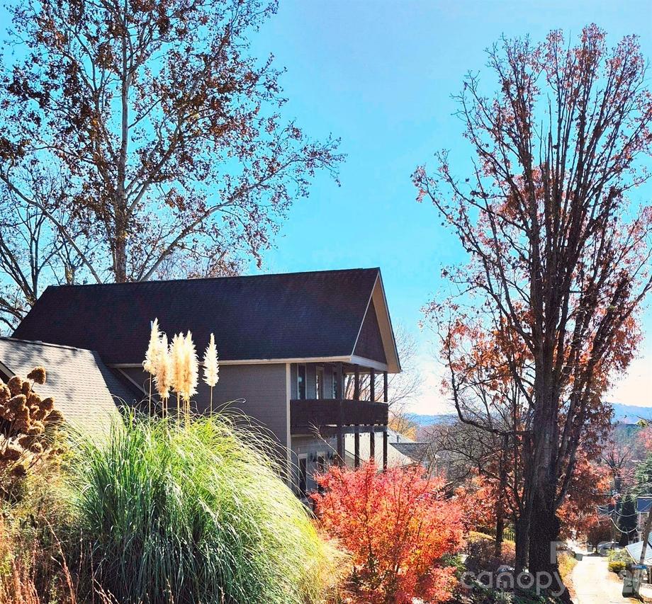 71 Mclain St., Asheville, NC 28803