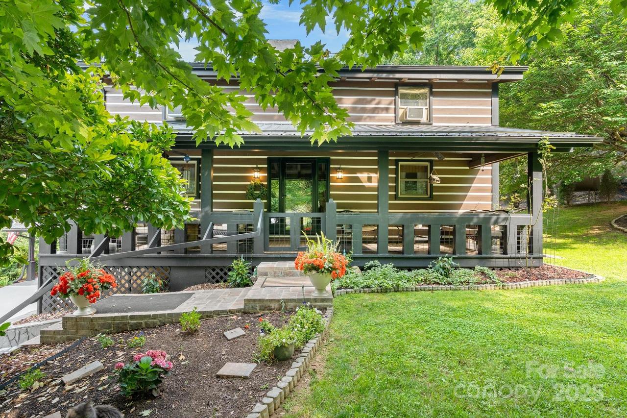 61 Honeycutt Ln., Nebo, NC 28761