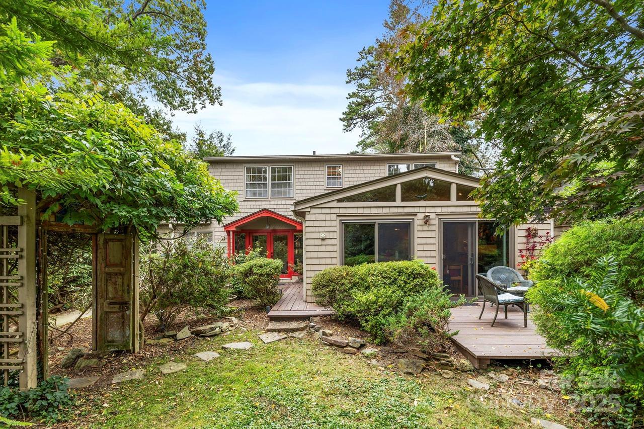 190 School Rd., Asheville, NC 28806