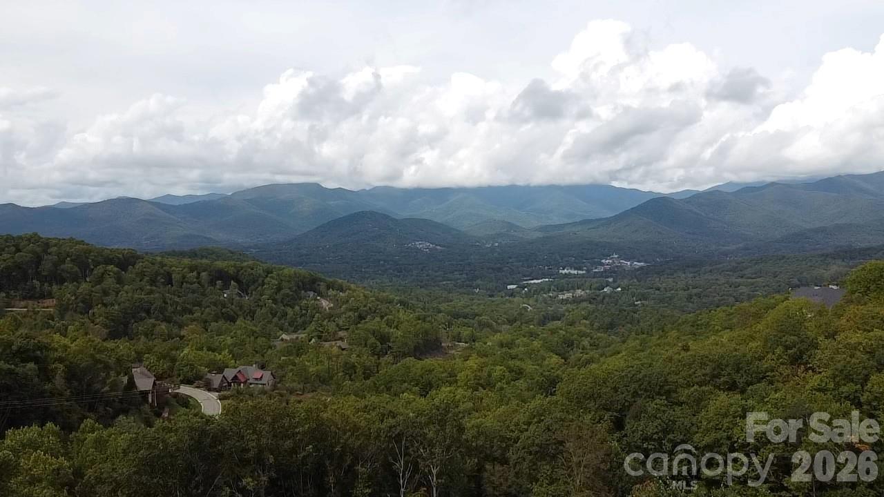 97 Settings Blvd., Black Mountain, NC 28711