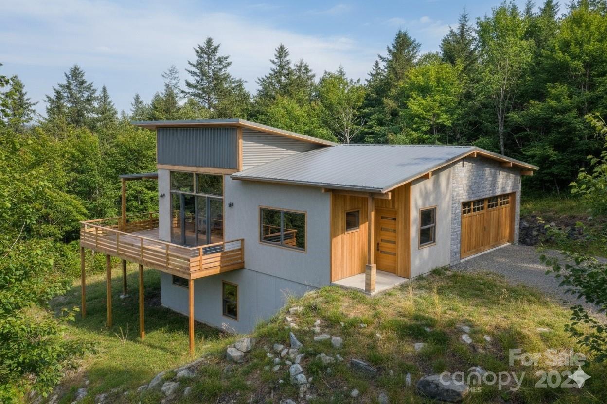 92 Senator Reynolds Rd., Asheville, NC 28804