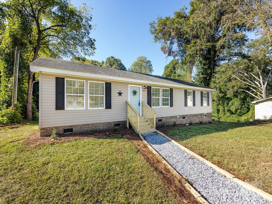 907 E 4th Ave., Gastonia, NC 28054