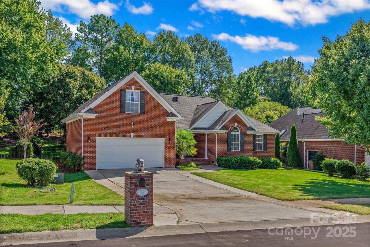1322 Moonshadow Ln., Shelby, NC 28150