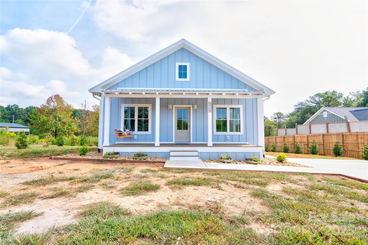 314 Right Prong Rd., Ellenboro, NC 28040