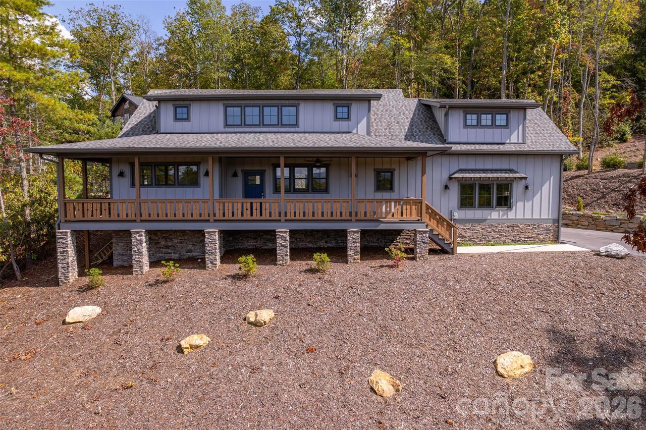 71 Crossings Cir., Fairview, NC 28730