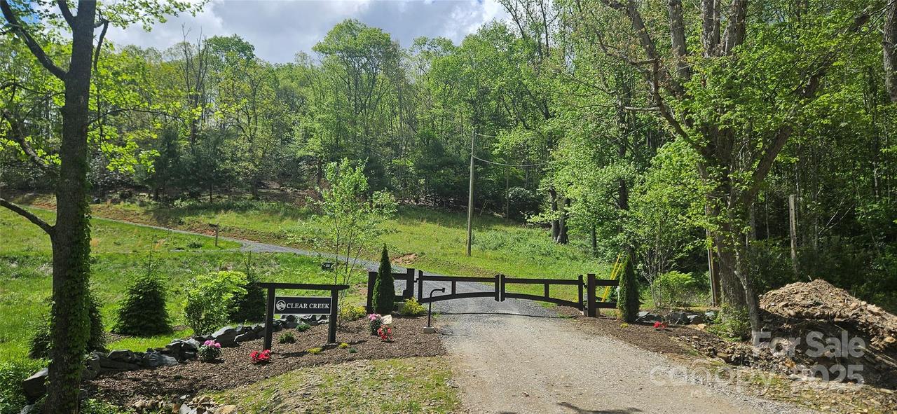 Clear Creek Dr., Newland, NC 28657