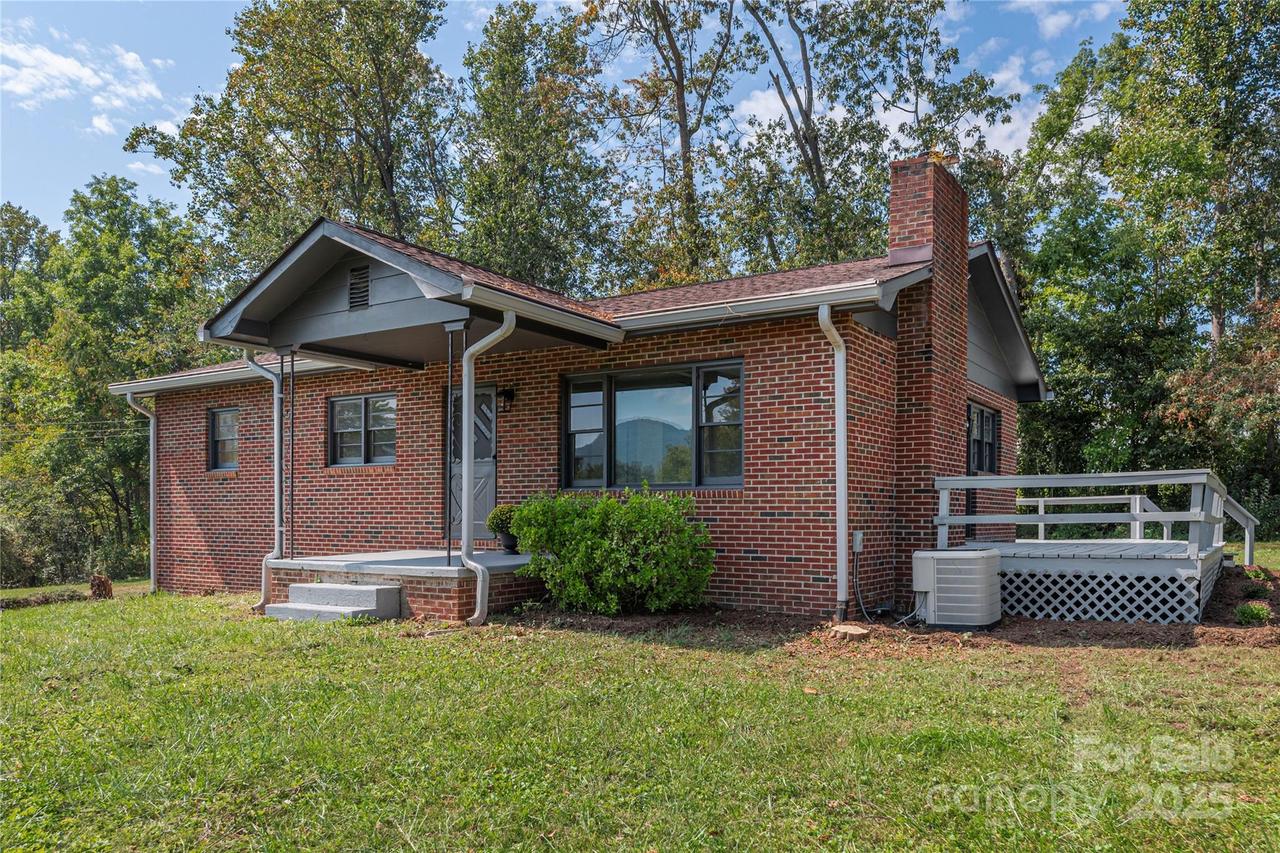 133 Little Pine Dr., Fletcher, NC 28732
