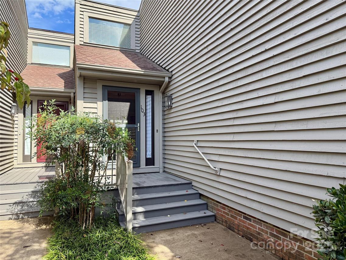 77 Chestnut St. #103, Tryon, NC 28782