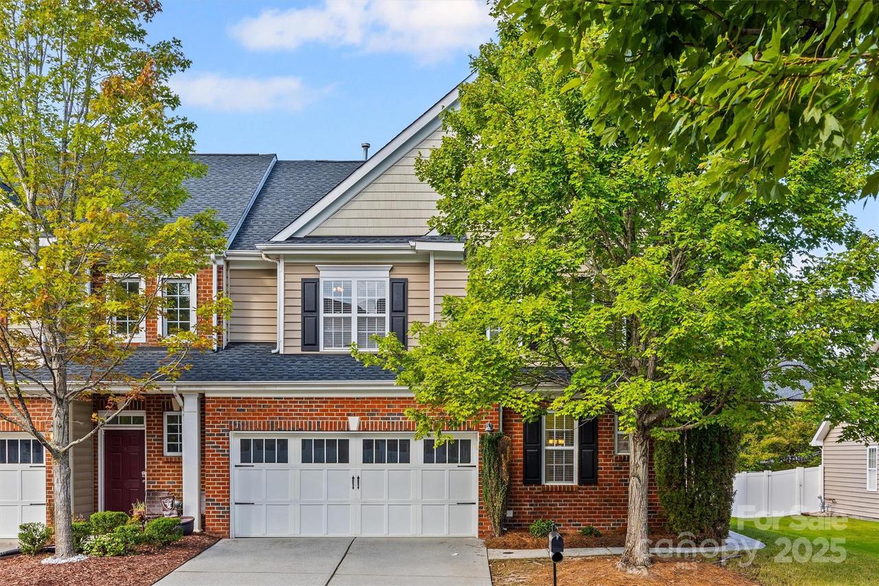 11022 Lucky Horseshoe Ln., Charlotte, NC 28277
