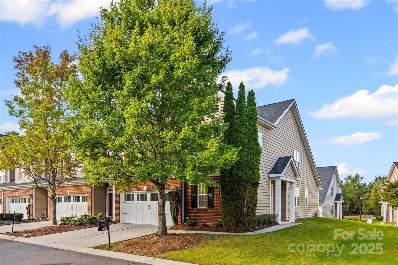11022 Lucky Horseshoe Ln., Charlotte, NC 28277