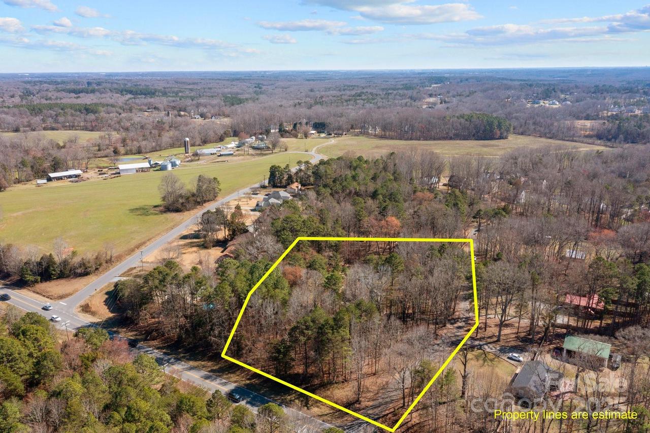 12538 Sam Furr Rd., Huntersville, NC 28146