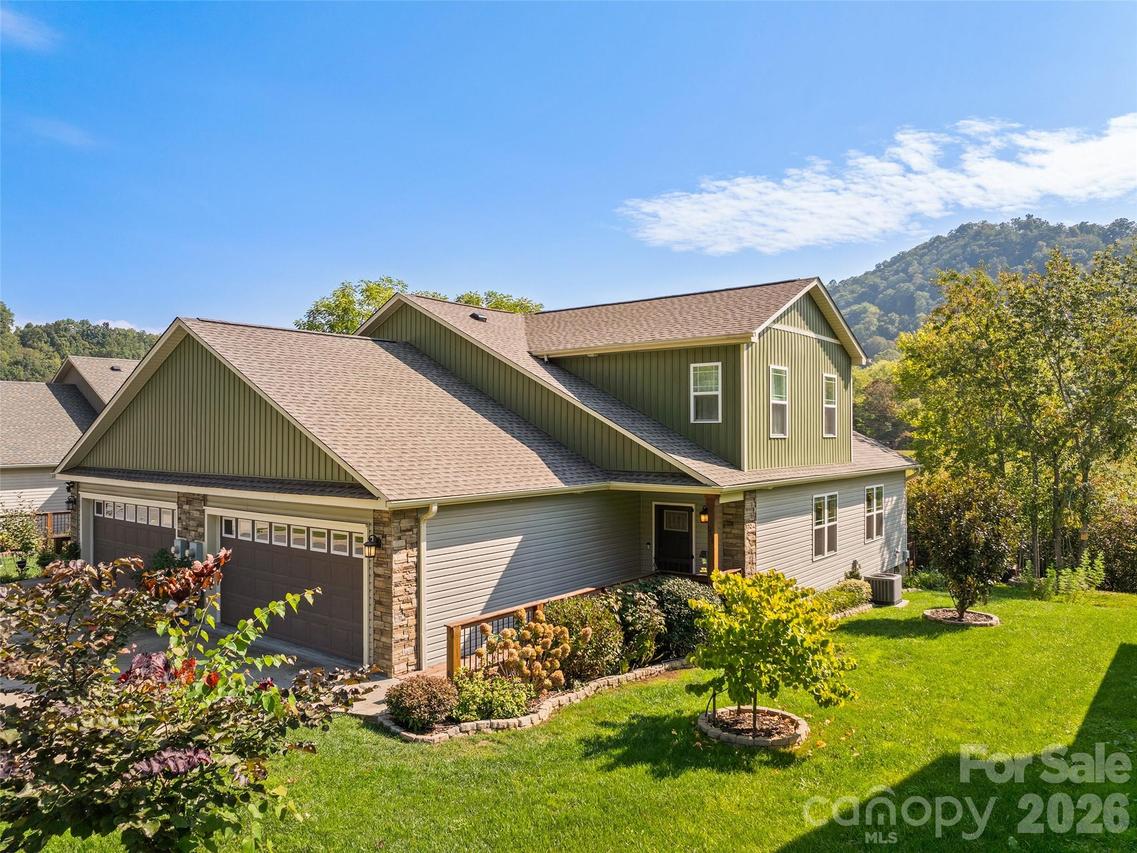 254 February Ln., Waynesville, NC 28785