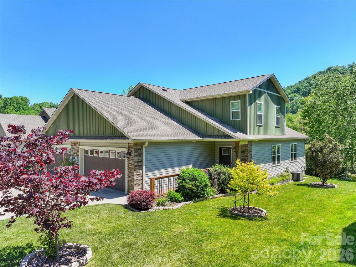 254 February Ln., Waynesville, NC 28785