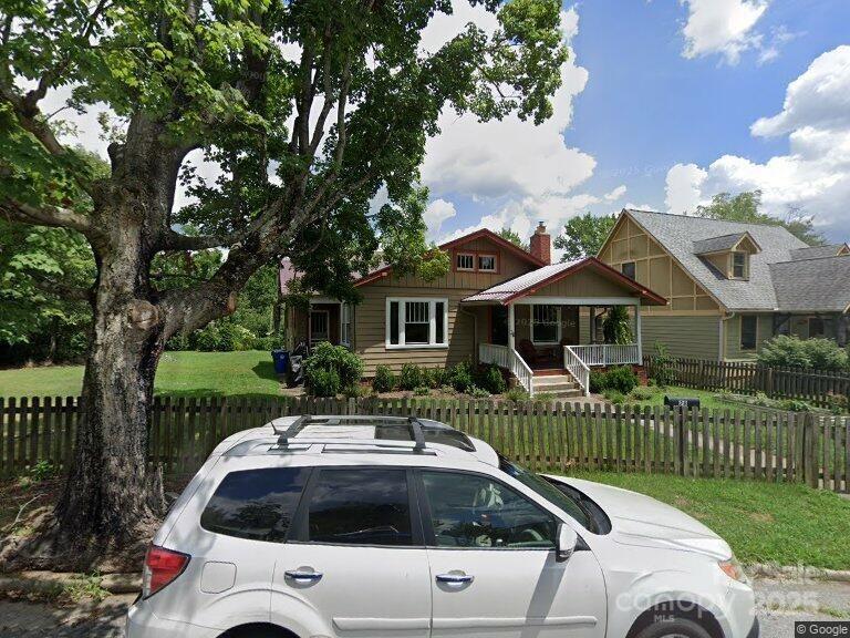 28 Vance Crescent St., Asheville, NC 28806