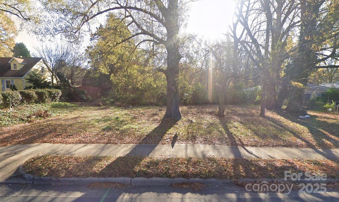 2439 Eastway Dr., Charlotte, NC 28205
