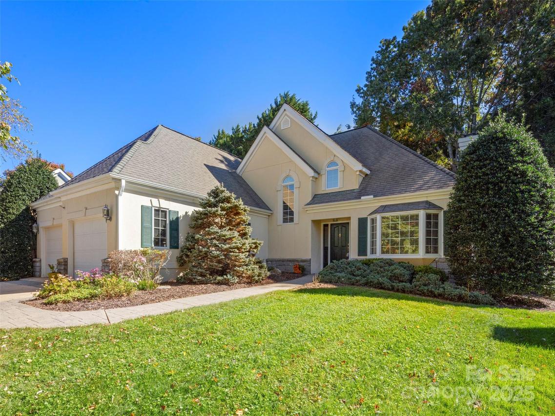 40 Tiverton Ln., Asheville, NC 28803