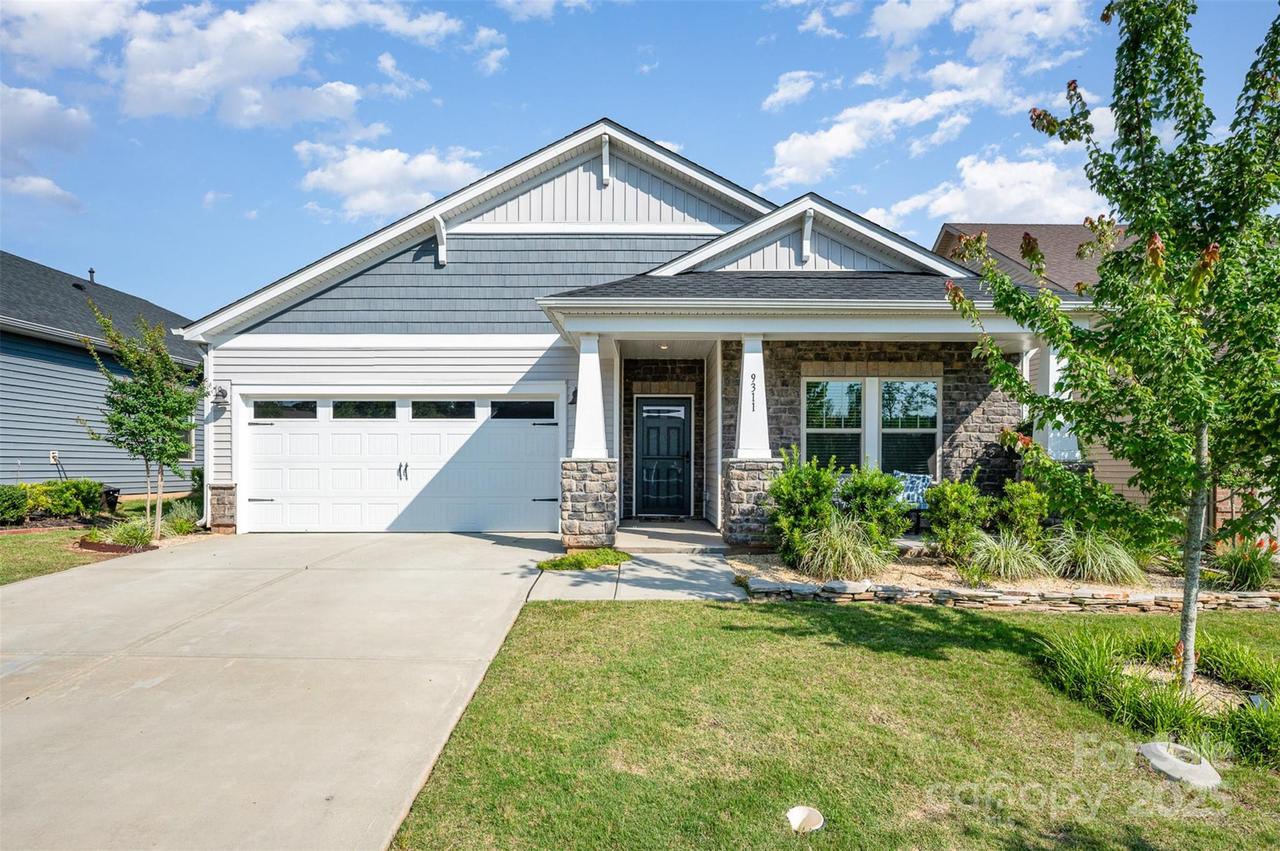 9311 Dunwich Dr., Gastonia, NC 28056