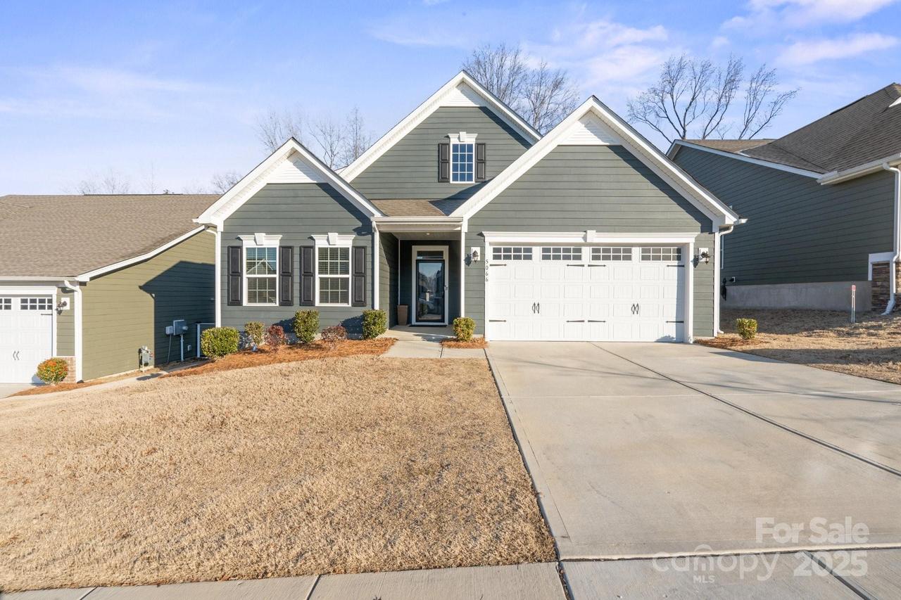5066 Summer Surprise Ln., Charlotte, NC 28215