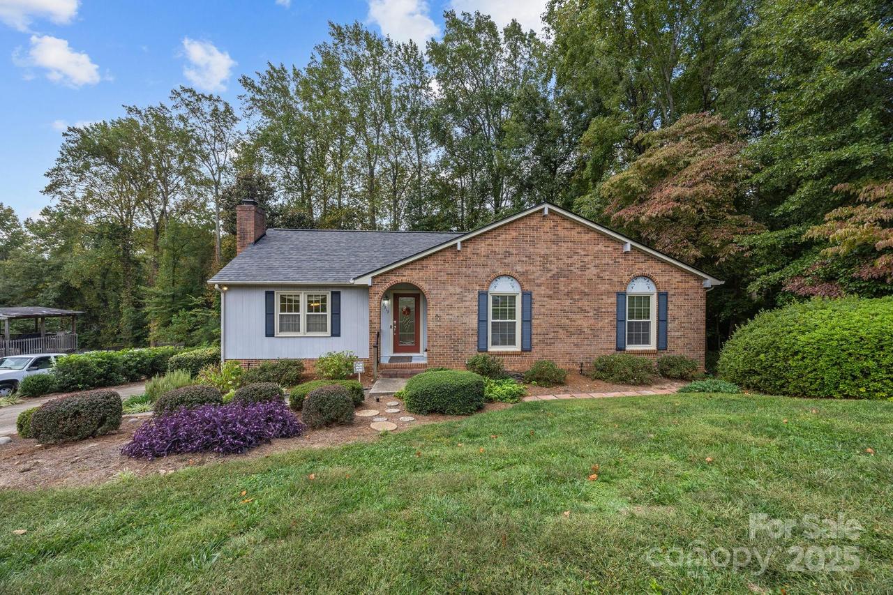 3313 Pineridge Ln., Gastonia, NC 28056