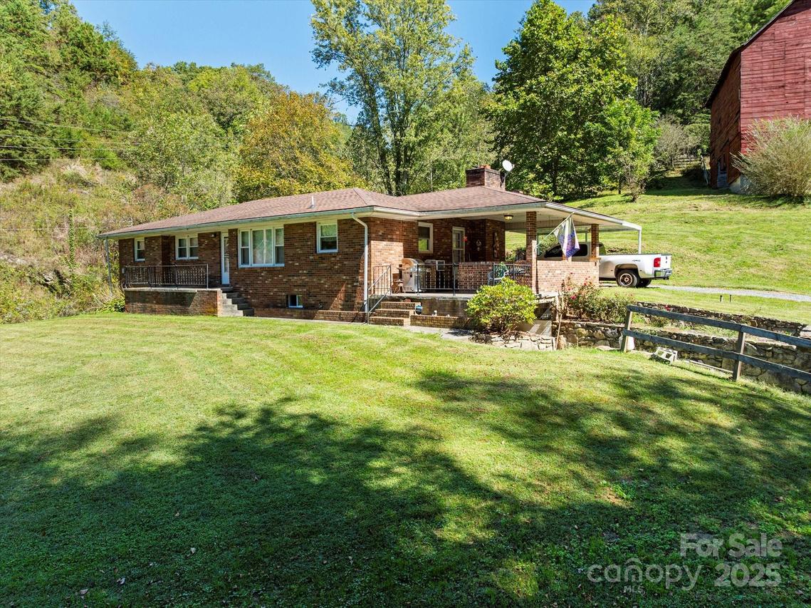 1623 Ammons Branch Rd., Marshall, NC 28753