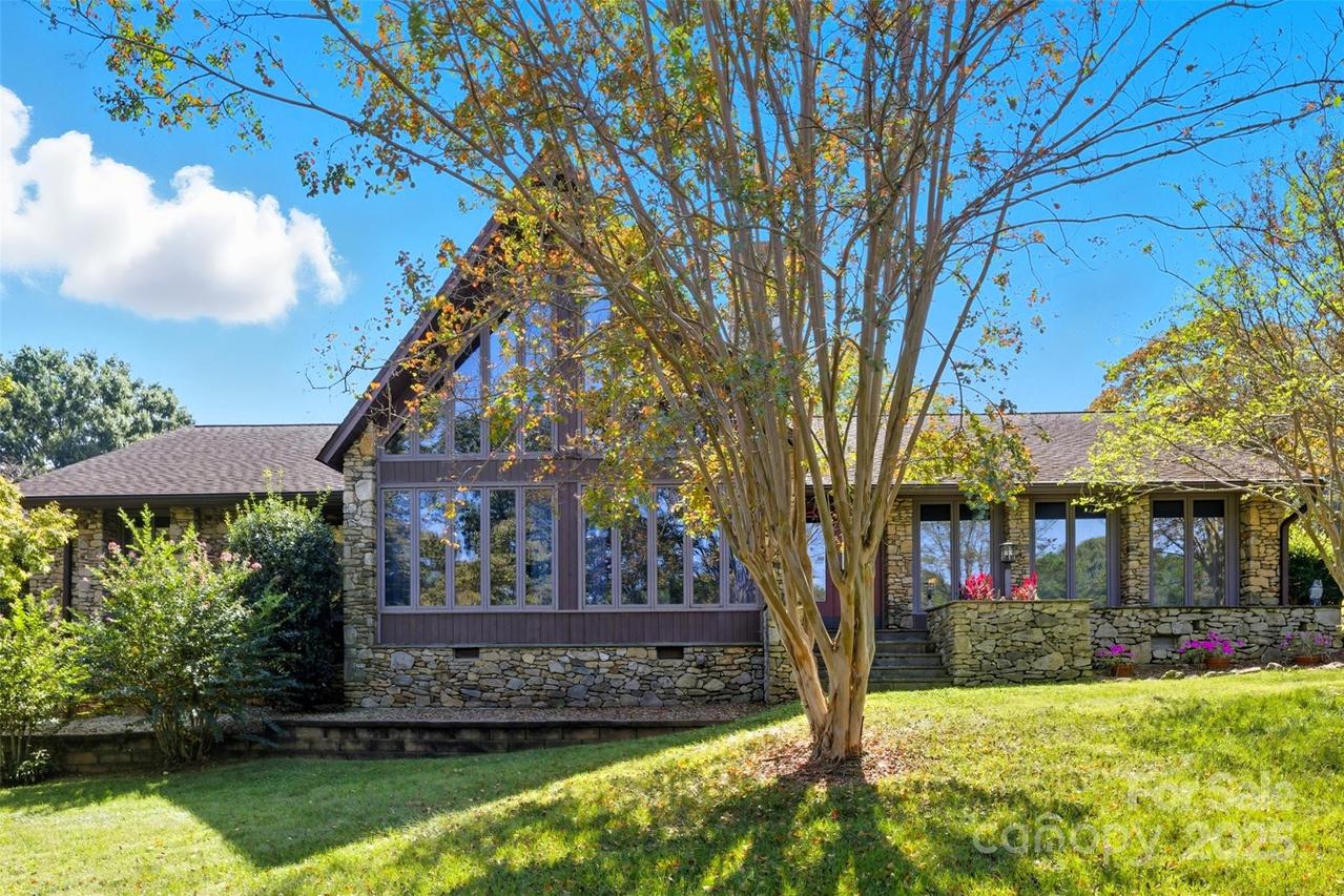 1515 Heatherloch Dr., Gastonia, NC 28054