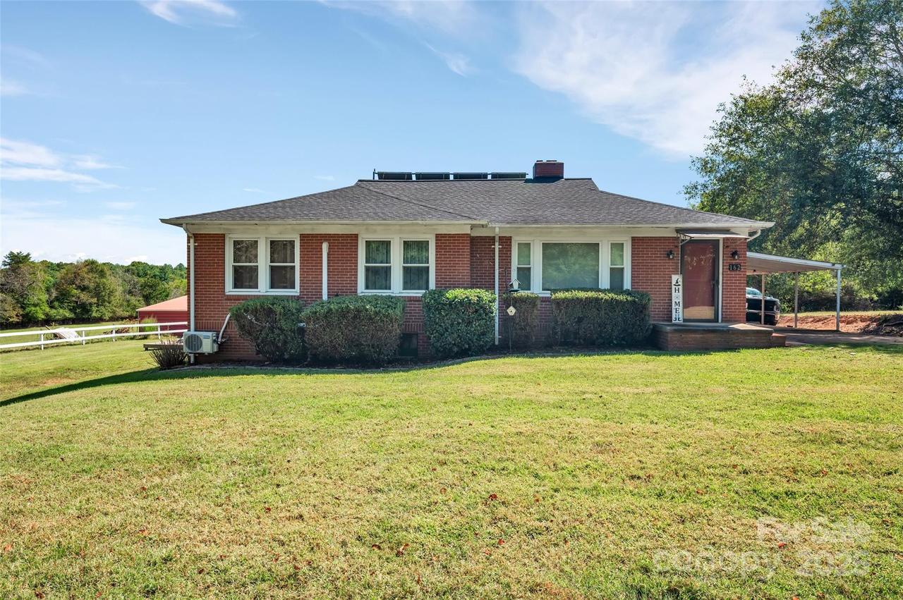 162 Wortman Dr., Hickory, NC 28601