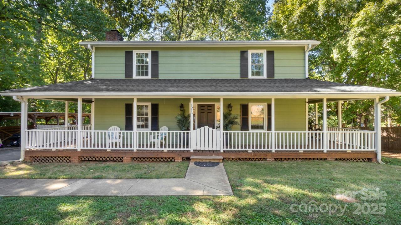 1015 Woodsman Ct., Charlotte, NC 28213