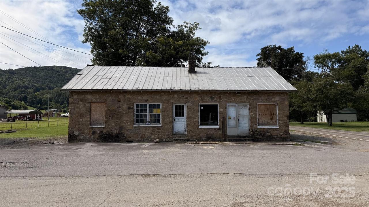 41 Upper Shut In Rd., Hot Springs, NC 27843