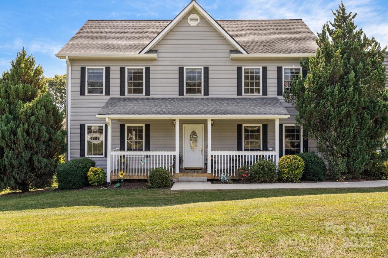 213 Home Pl., Candler, NC 28715