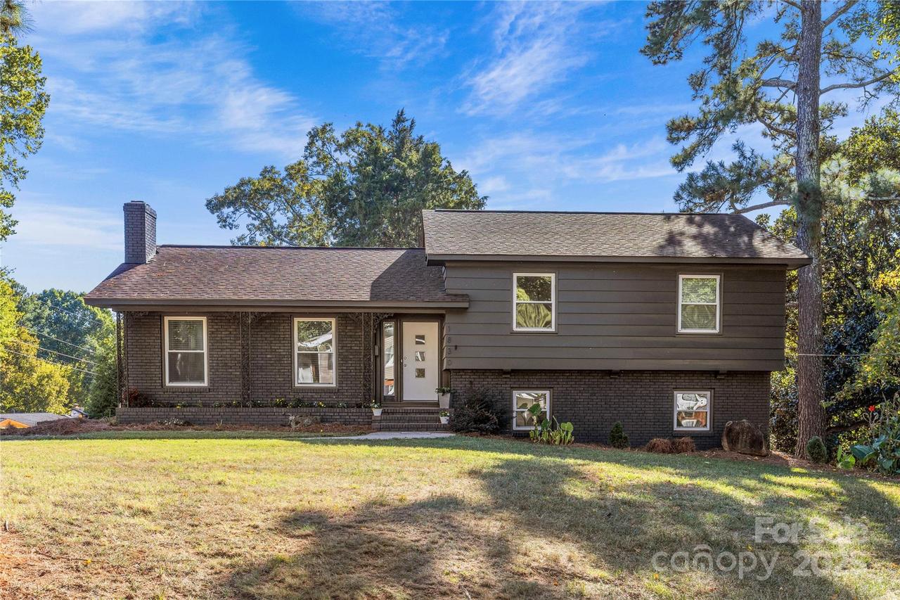 1830 Edgewater Dr., Charlotte, NC 28210