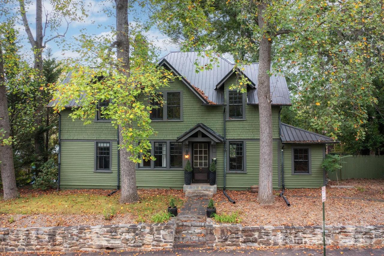 11 Cullowhee St., Asheville, NC 28801