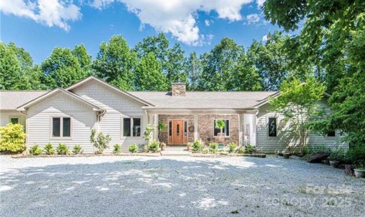 1468 Mount Olivet Rd., Zirconia, NC 28790