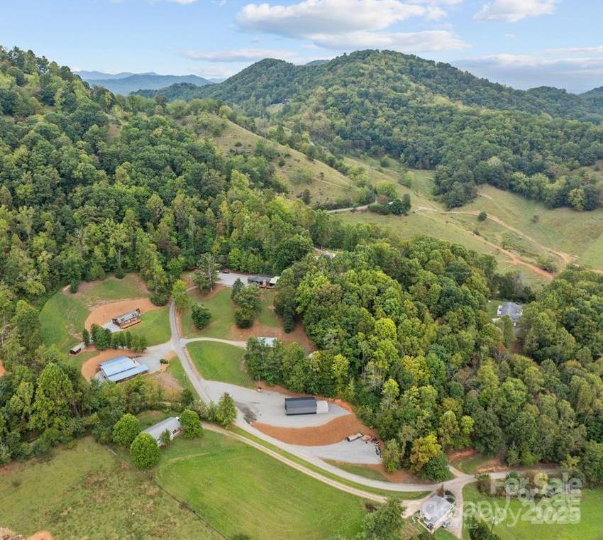 263/265 Morgan Branch Rd., Leicester, NC 28748