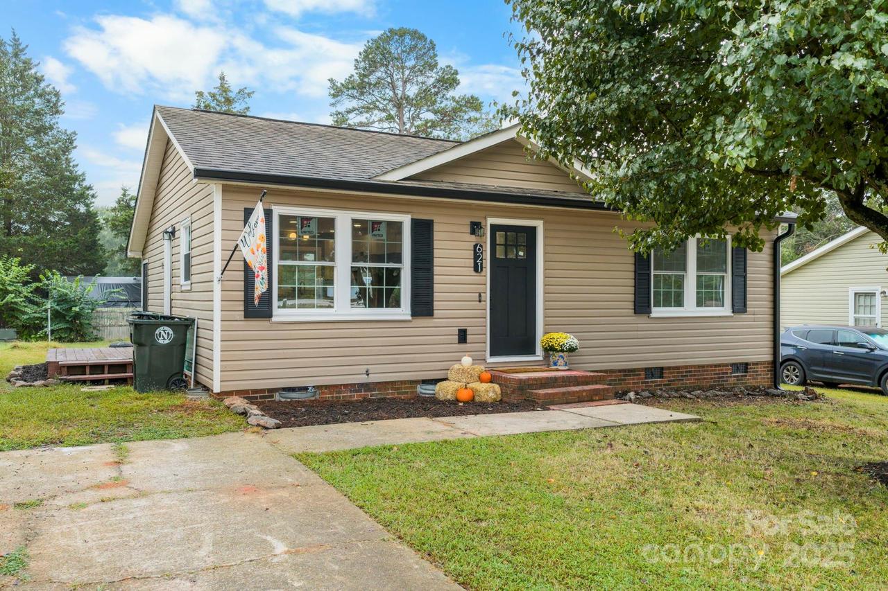 621 W 13th St., Newton, NC 28658