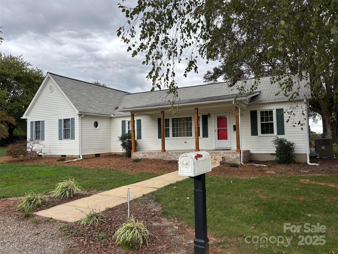 407 State Park Rd., Troutman, NC 28166