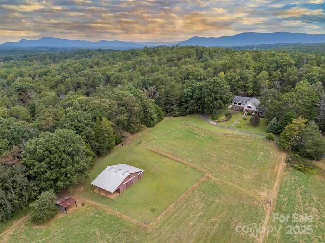 294 Gable Hill Ln., Bostic, NC 28018